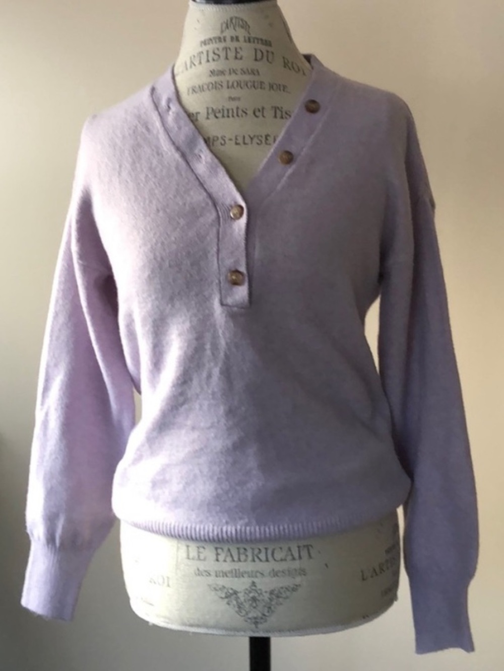 Ricki”s V-neck Sweater, Button Front, Lilac (size small)